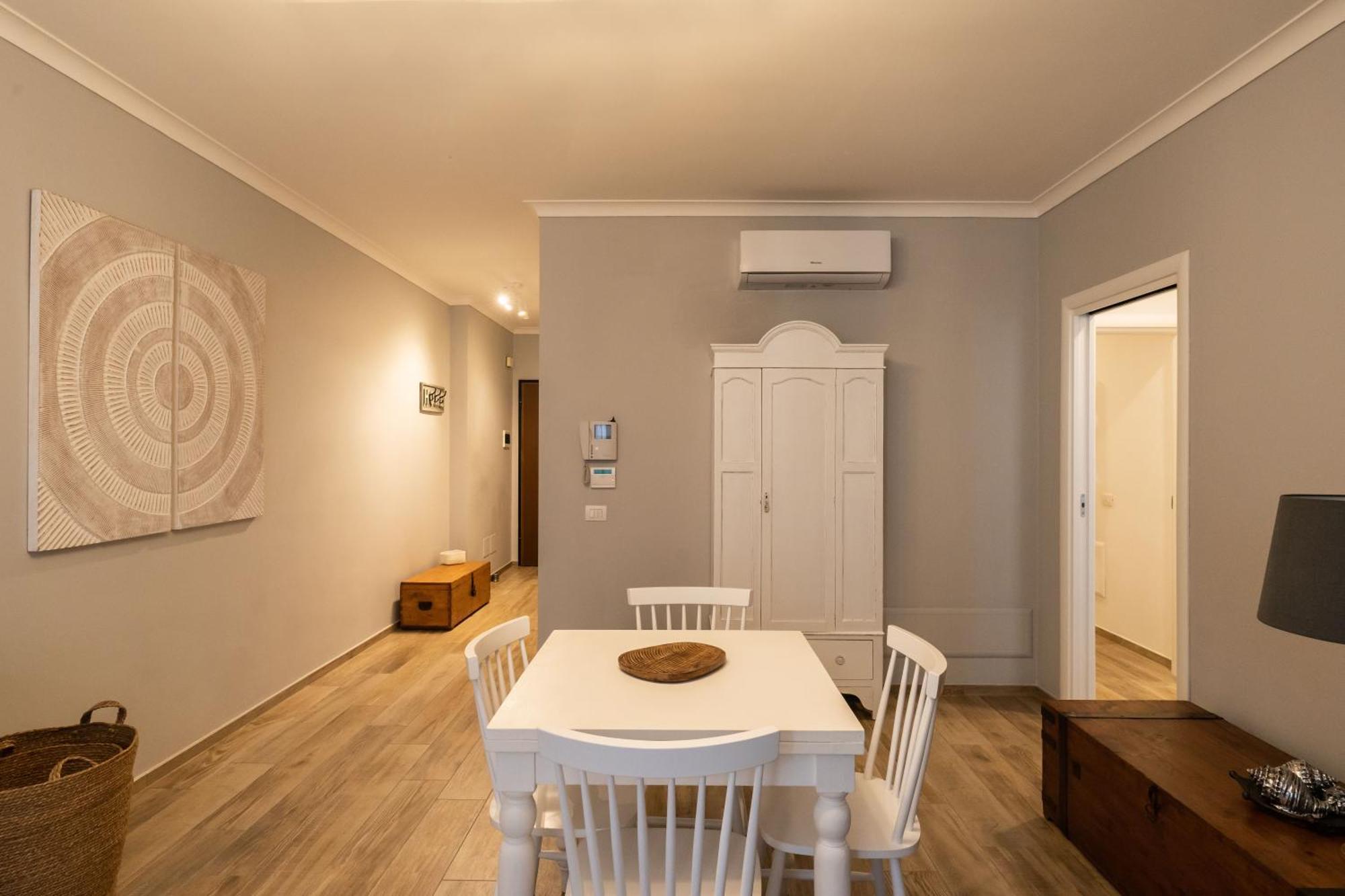 Adara apartment Bari Bagian luar foto